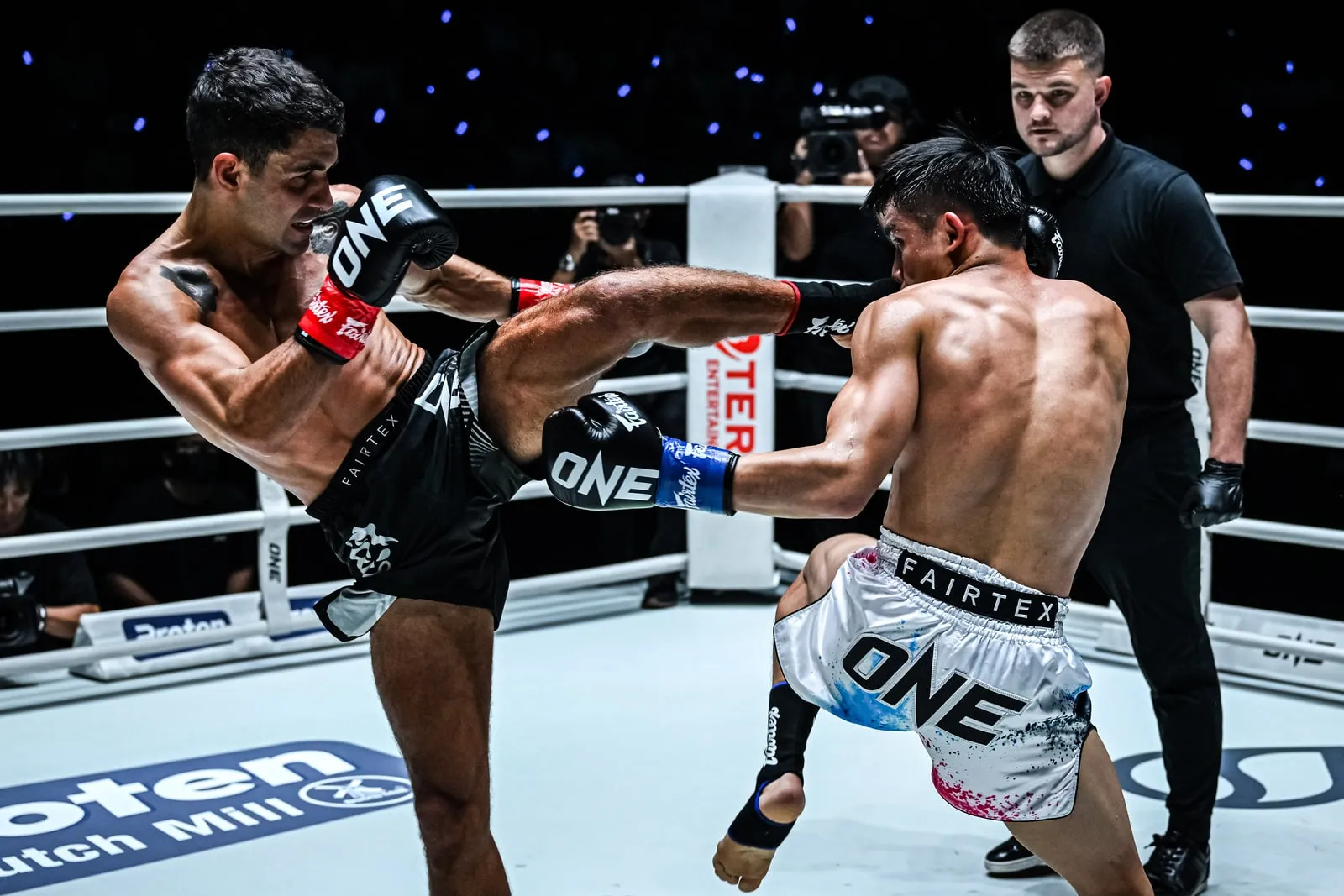 Rui Botelho landing a kick during a ONE Championship bout
