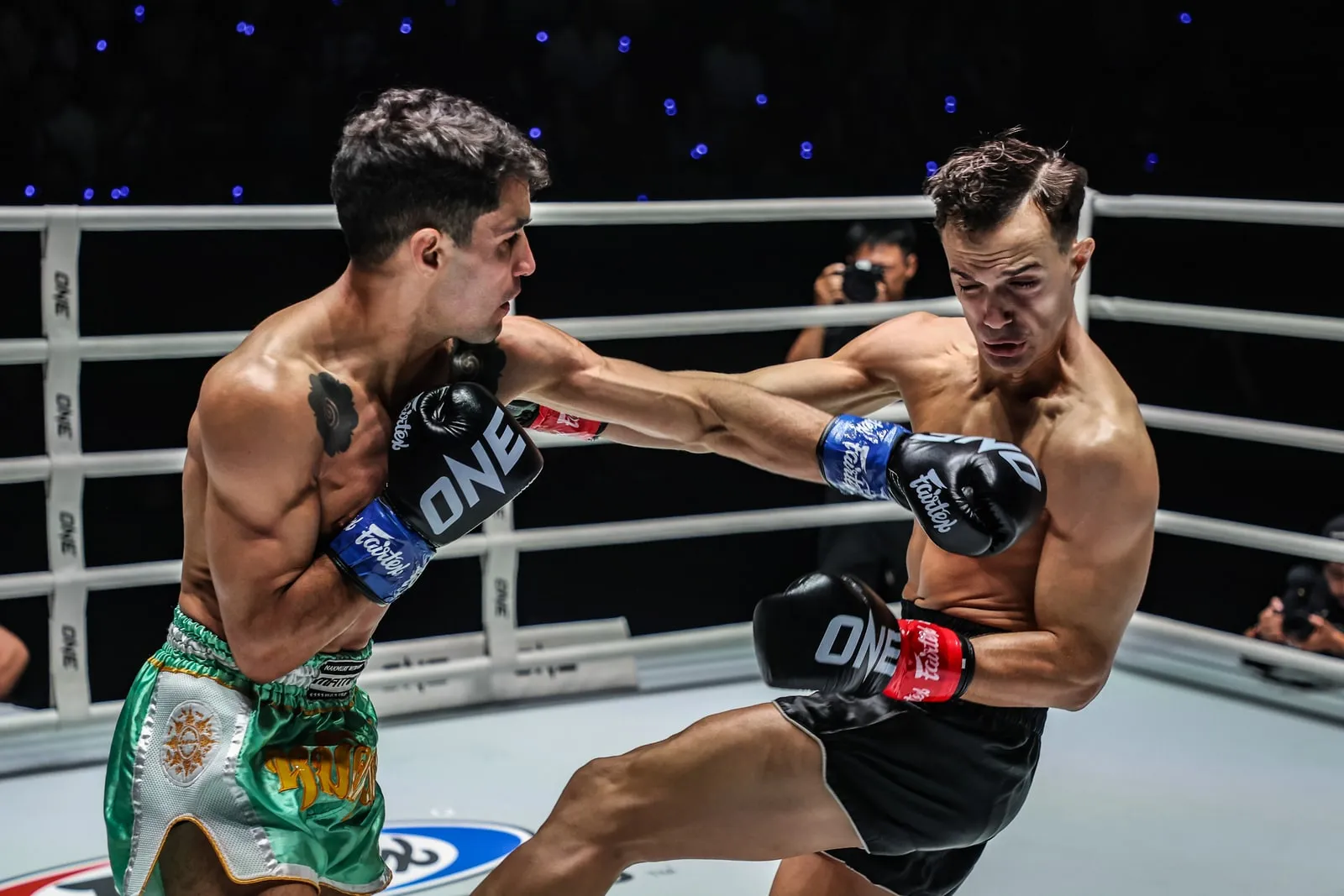 Rui Botelho striking in the ring